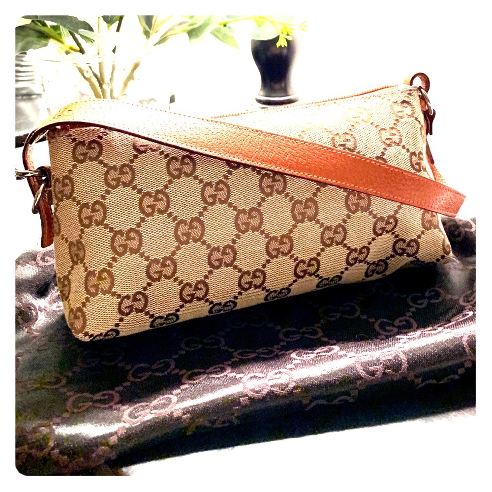 GUCCI Monogram Small Clutch